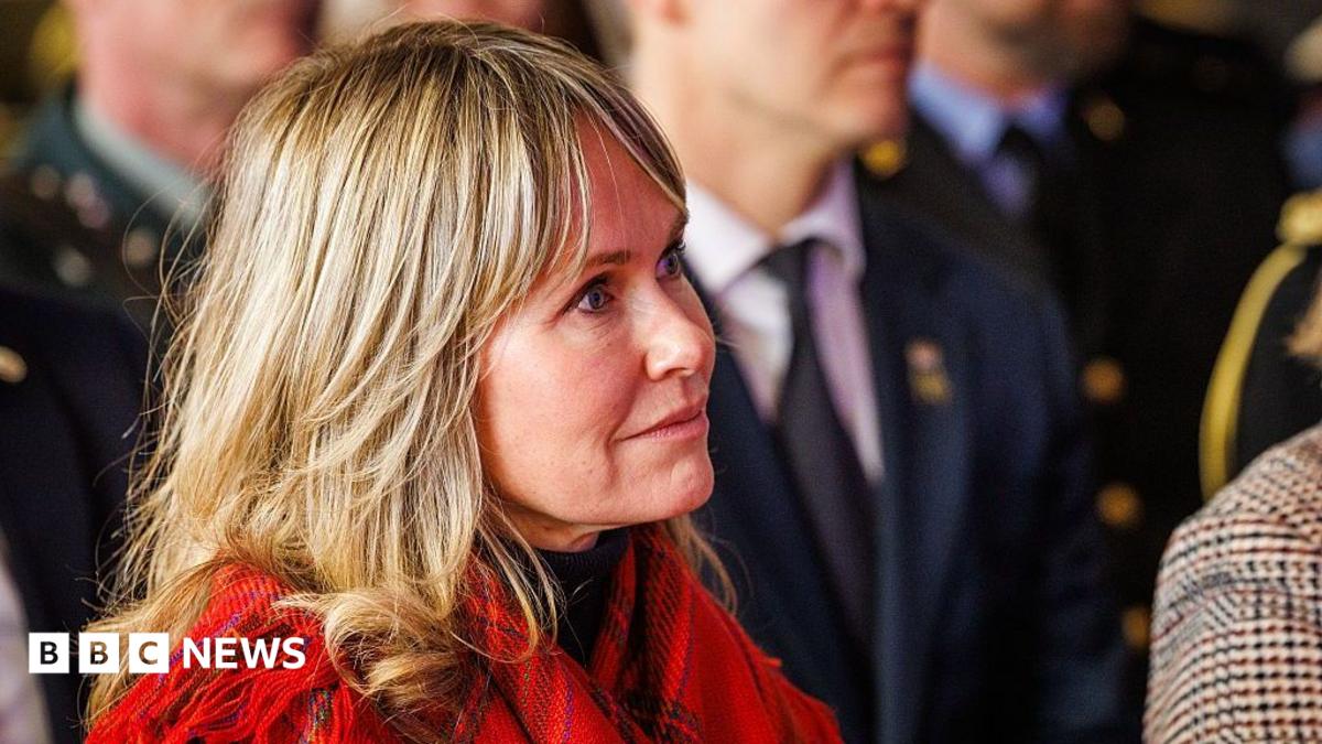 Мэр Осло отменила церемонию свадьбы после смерти короля Норвегии